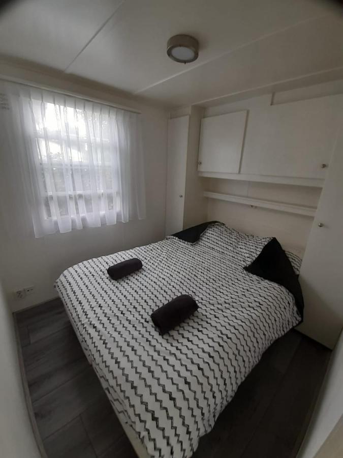 Bospareltjes Luxe Chalets Alleen Voor Recreatie Oisterwijk Bagian luar foto